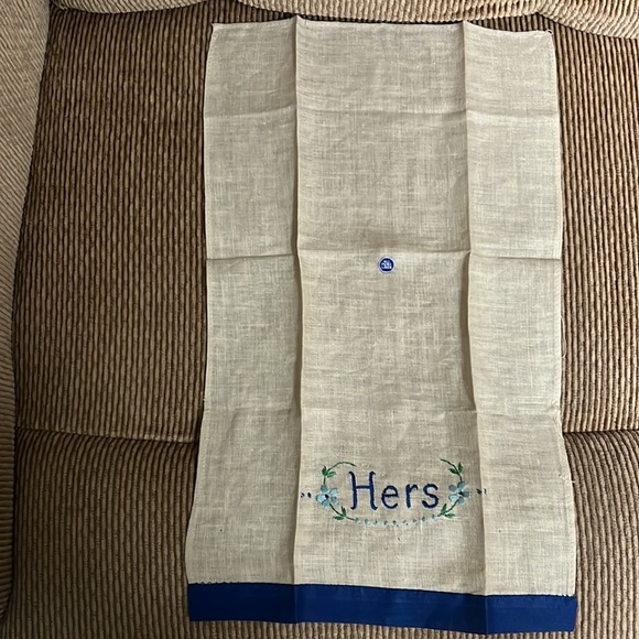 NEW OLD STOCK Vintage Embroidered His & Hers Hand Towels Pure Linen Blue Floral - Picture 7 of 9